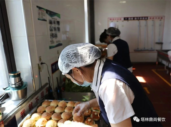 鼎尚資訊丨豐富菜肴，提升品質(zhì)，小吃美食節(jié)活動(dòng)圓滿舉行。